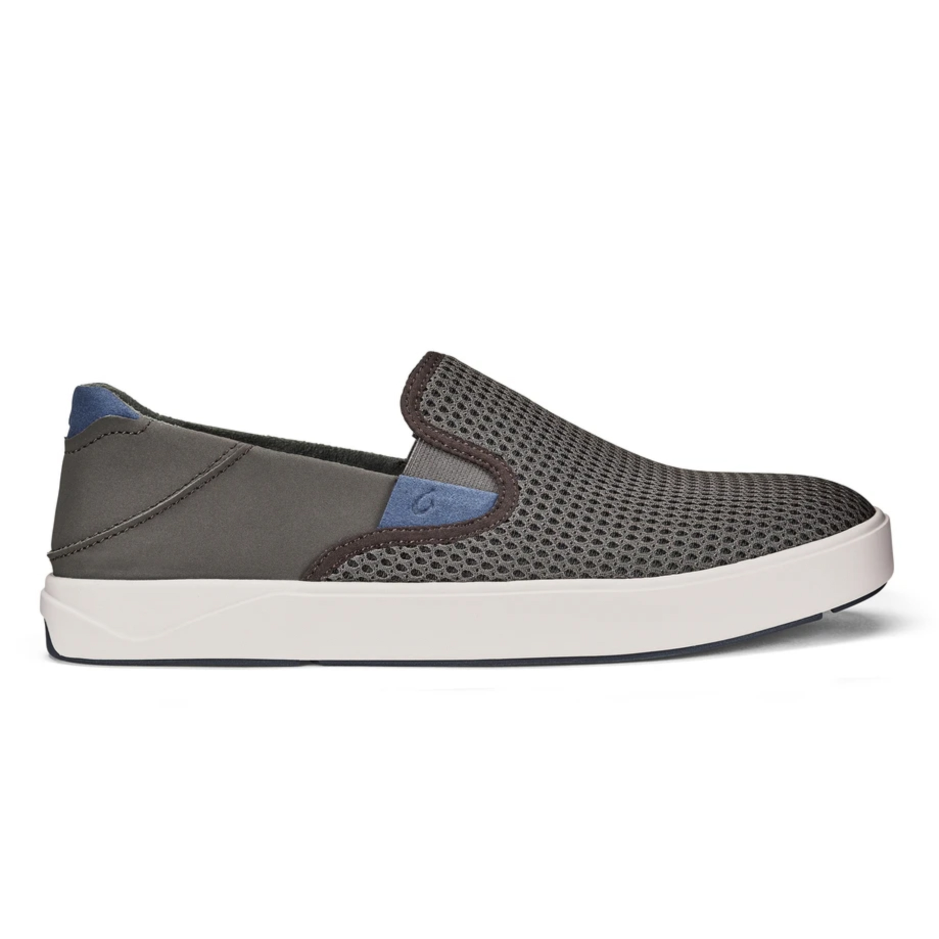 olukai sneaker