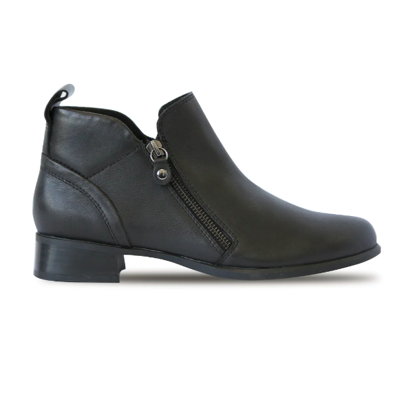 Munro Women s Neko Black Tumbled Calf Laurie s Shoes