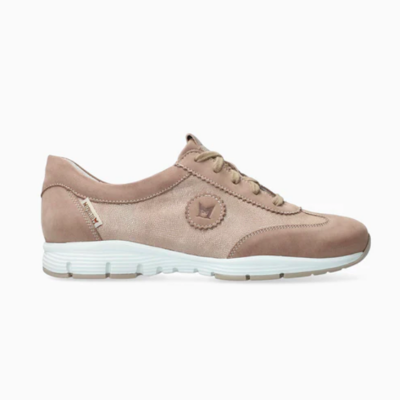 Mephisto Women's Yael Sneaker showcasing premium full-grain leather upper, lace-up closure, and SOFT-AIR cushioned sole for enhanced comfort and style.