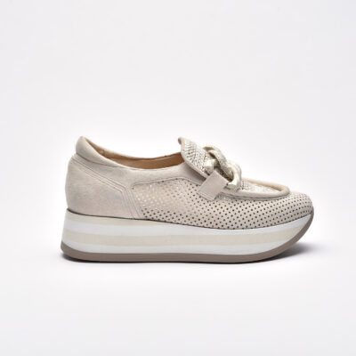 Softwaves Women’s Cintia loafer with perforated leather upper, wave footbed, platform sole, and supportive design.
